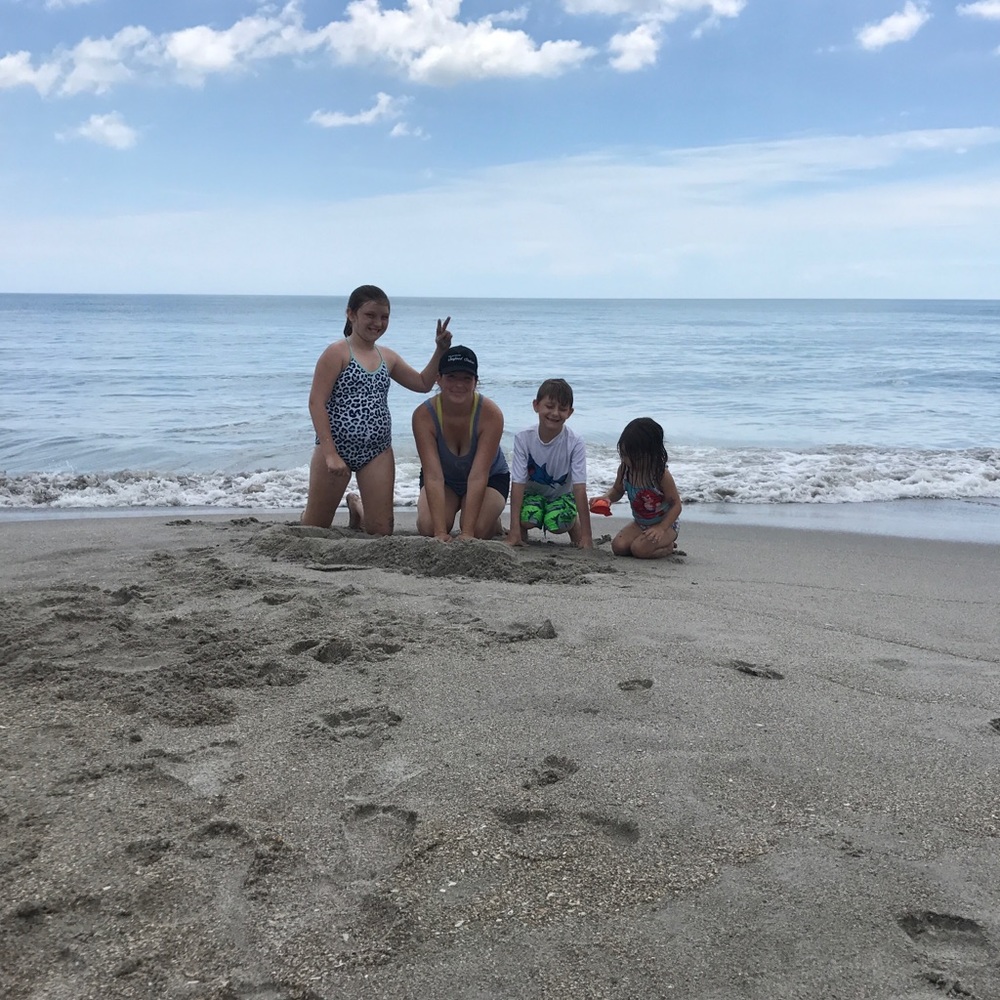 Posher Emmy - Picture 3 of 3